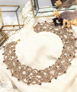 Collier ras, de cou ROMANTIQUE avec tourmalines.