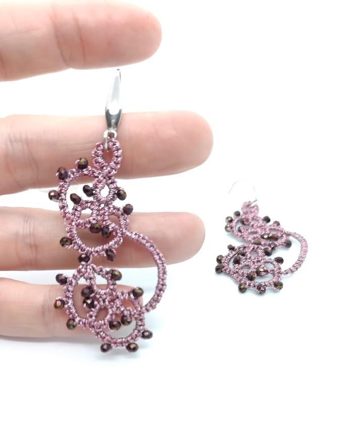 Boucles d'oreille exclusives AURA Pilar Navarro PARIS rose mauve Lorina Balteanu