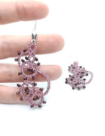 Charger l&#39;image dans la galerie, Boucles d&#39;oreille exclusives AURA Pilar Navarro PARIS rose mauve Lorina Balteanu
