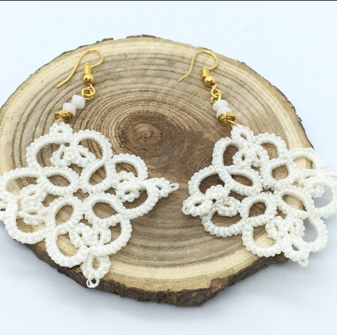 Boucles d'oreilles haute couture PilarNavarro PARIS baroque blanc lorina balteanu