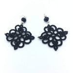 Charger l&#39;image dans la galerie, Boucles d&#39;oreilles haute couture PilarNavarro PARIS baroque noir lorina balteanu
