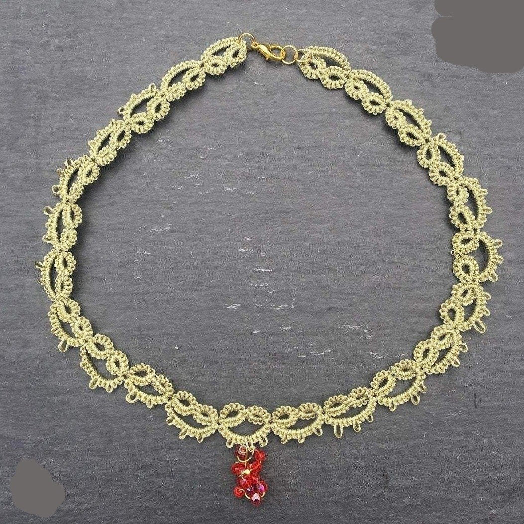 Collier ras de cou VALERIE dentelle en frivolité tatting doré 