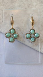 Load image into Gallery viewer, DAWN. Lace and glass earrings. Made in tatting / tatting.
