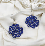 Load image into Gallery viewer, ROSES. Tatting lace earrings in miyuki glasses.
