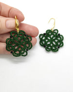 Load image into Gallery viewer, ROSES. Tatting lace earrings in miyuki glasses.
