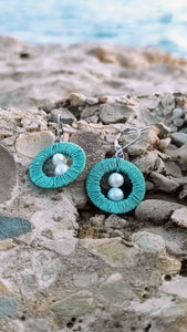 ANDREA. Pendientes de encaje en frivolité y perlas naturales de agua dulce.