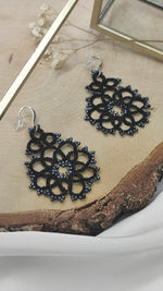 Load image into Gallery viewer, DREAM. Tatting lace earrings and glass stones. 
