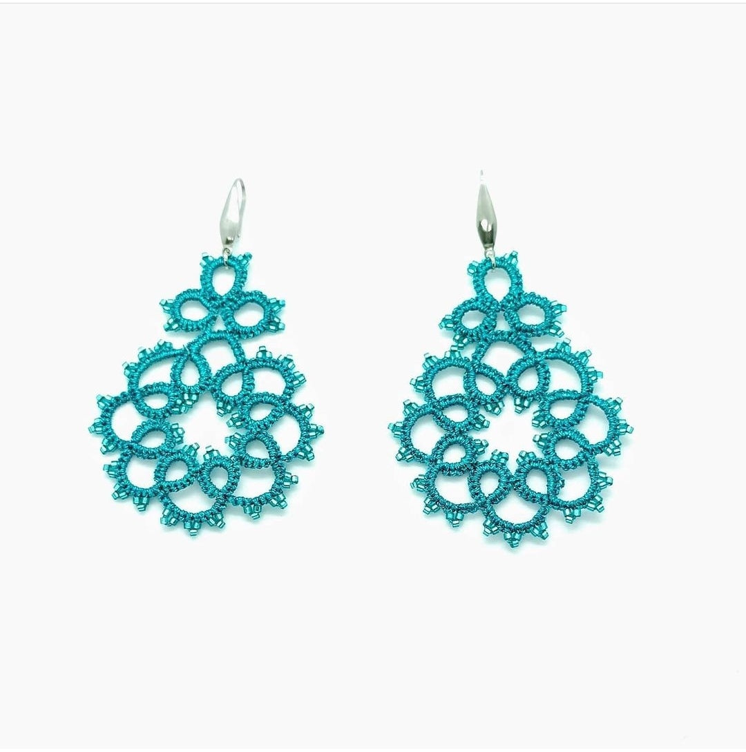 DREAM. Tatting lace earrings and glass stones. 