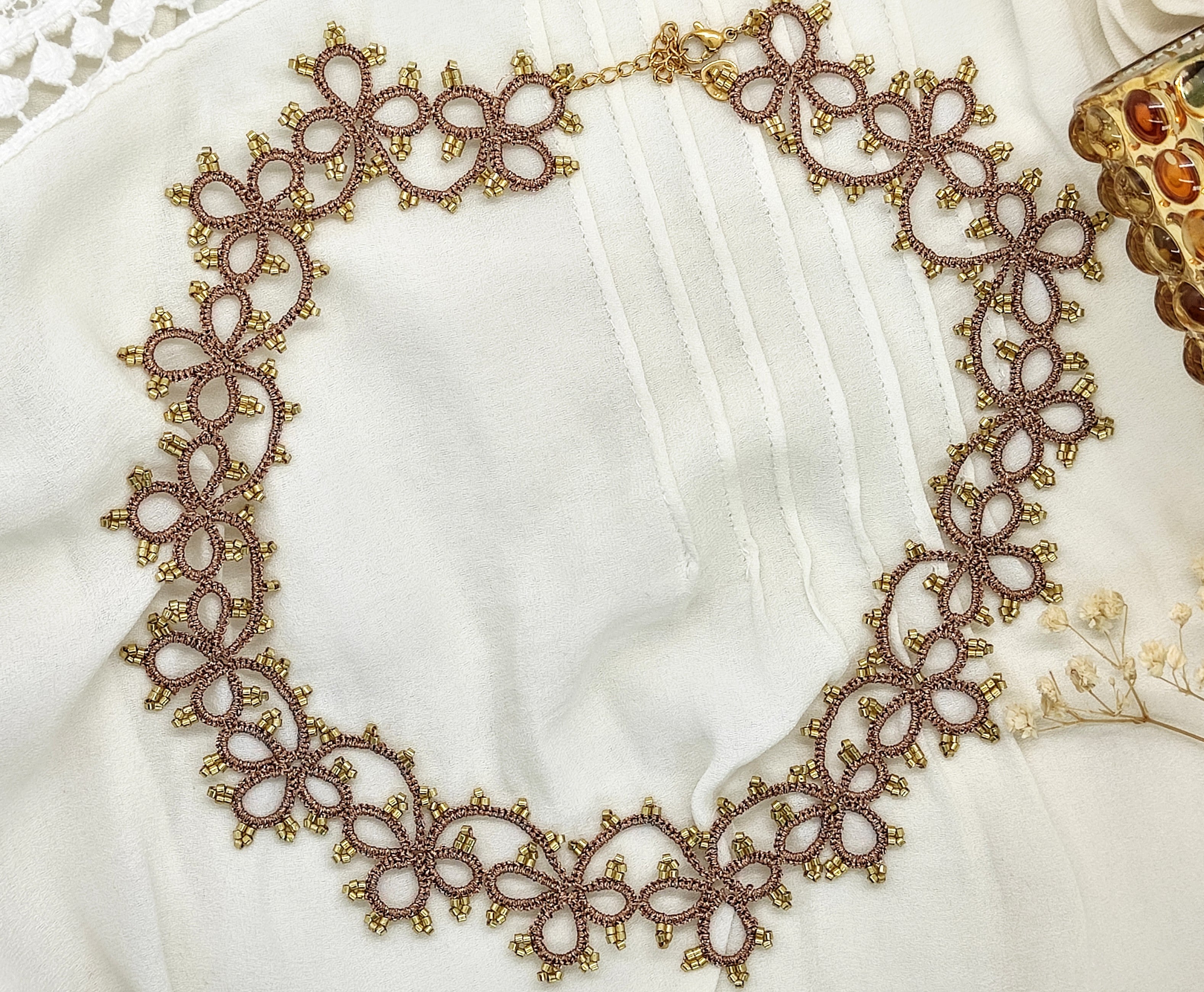 FAIRIES. Lace choker necklace in tatting and miyuki glasses.