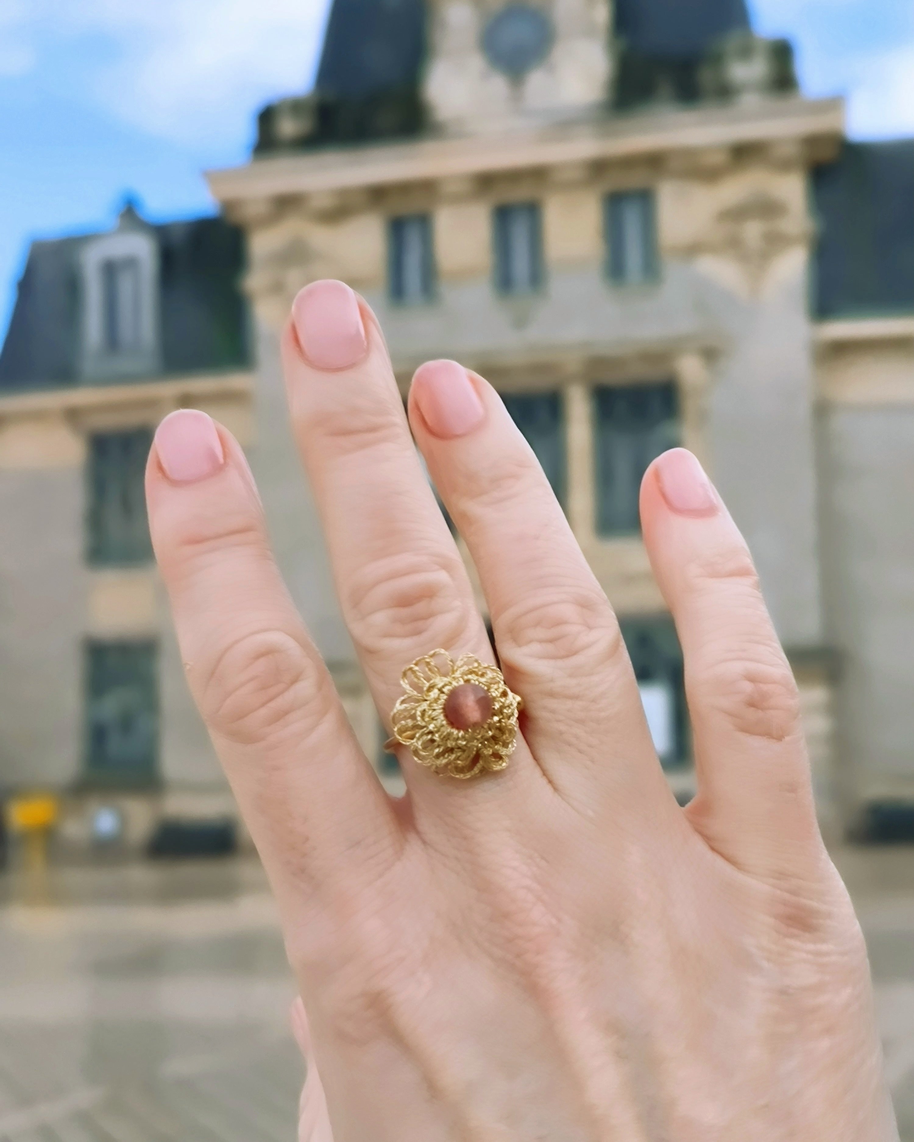 Bague avec pierre fine sertie en dentelle à la navette. CHLOÉ