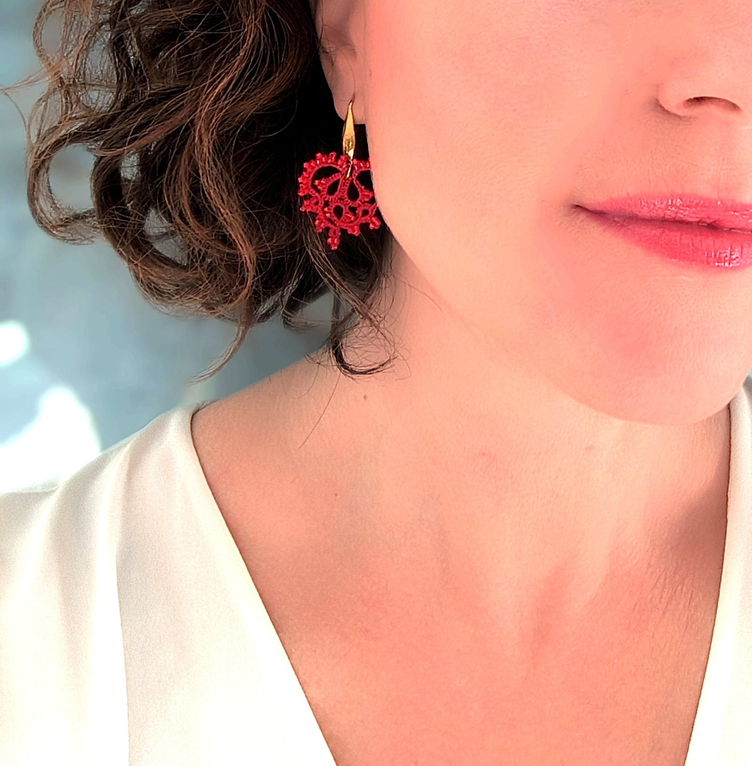 Boucles d'oreilles clips vintage perles de verre rouges vives fabriquées en Allemagne de l'Ouest - France Boucles d'oreilles clips vintage perles de verre rouges vives fabriquées en Allemagne de l'Ouest - France