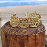 Cargar imagen en el visor de la galería, bracelet doré en dentelle de frivolité tatting perles rouges Pilar Navarro Paris
