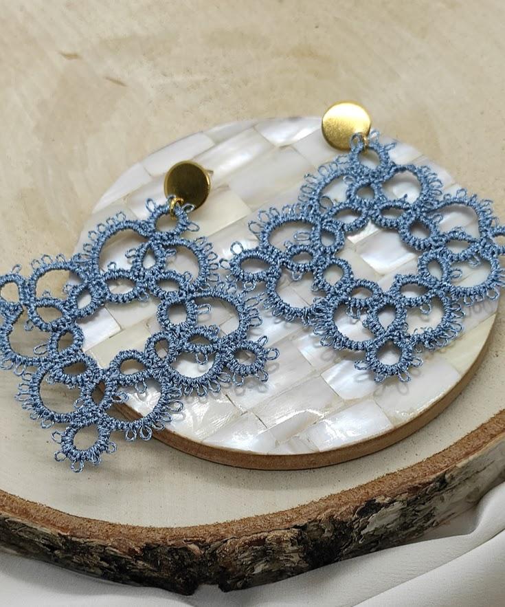 Boucles d'oreilles en dentelle de frivolité. CÉLIA