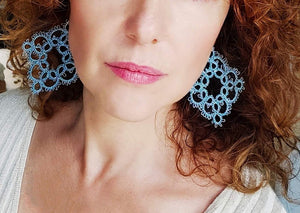 Pilar Navarro PARIS Boucles d'oreilles haute couture CELIA en dentelle bleu boksandbaum.jpg