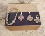 Load image into Gallery viewer, Pilar Navarro PARIS boucles d&#39;oreilles AUBE en dentelle et verre rose plus jolis que chanel 

