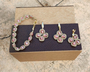 Pilar Navarro PARIS boucles d'oreilles AUBE en dentelle et verre rose plus jolis que chanel 