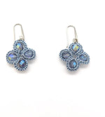 Load image into Gallery viewer, Pilar Navarro PARIS boucles d&#39;oreilles AUBE en dentelle et verre bleu gris 
