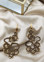 Cargar imagen en el visor de la galería, Pilar Navarro PARIS boucles d&#39;oreilles de haute couture CHANCE marron Lorina Balteanu.jpg
