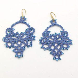 Pilar Navarro PARIS boucles d'oreilles LILIANA blue jeans  dentelle en frivolité et verres. lorina balteanu