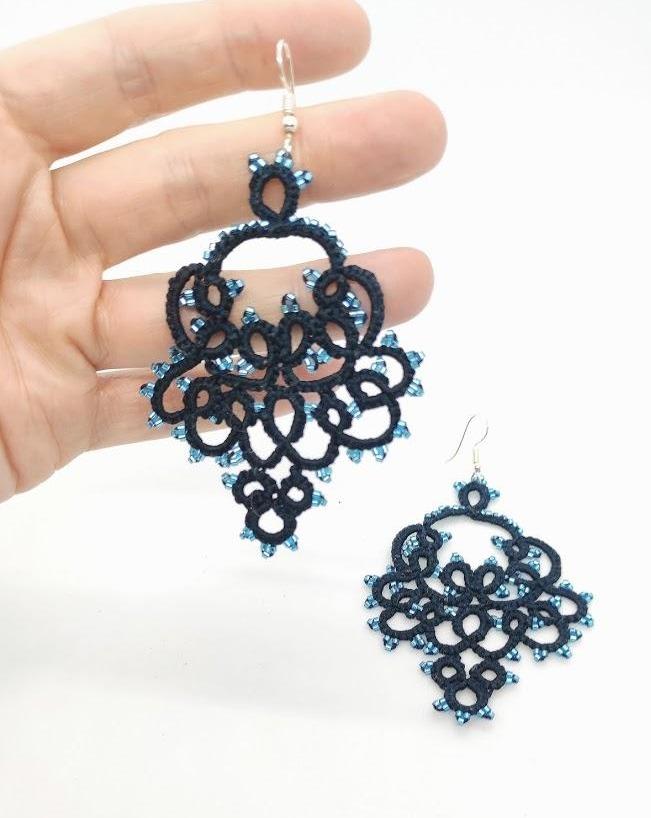 Pilar Navarro PARIS | boucles d'oreilles LILIANA blue marine dentelle en frivolite et verres. lorina balteanu.jpg