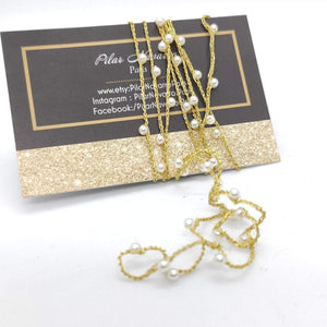 Sautoir collier ras de cou bracelet 4x4 en fil doré et perles blanches en verre crochet 