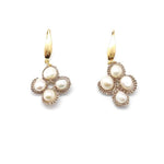 Load image into Gallery viewer, boucles d&#39;oreilles AUBE PERLÉE dentelle et perles naturelles
