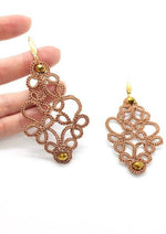 Cargar imagen en el visor de la galería, boucles d&#39;oreilles OXANA dentelle marron
