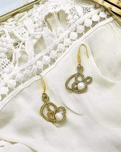 BOUCLES D'OREILLE MIRYAM AVEC PERLES NATURELLES PILAR NAVARRO PARIS