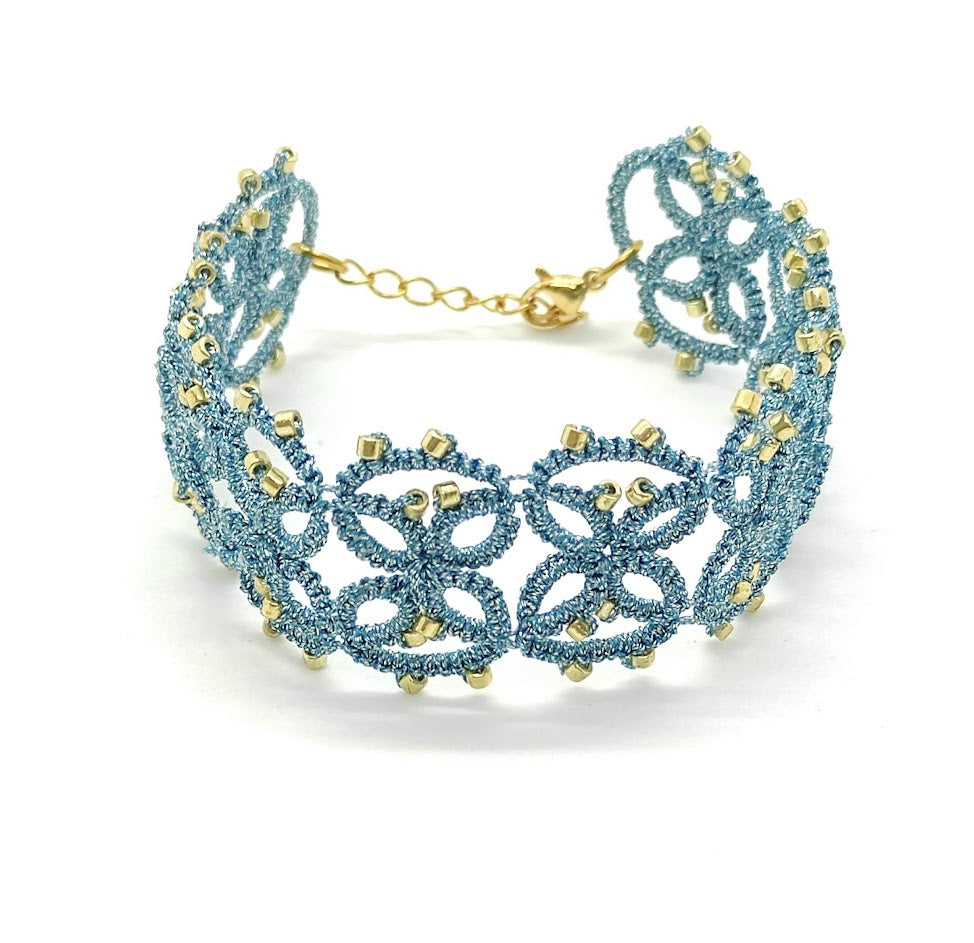 bracelet bleue en dentelle de frivolité  Pilar Navarro Paris