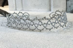 Load image into Gallery viewer, choker artisanal en dentelle argentée et perles en verre FLORANCE Pilar Navarro PARIS lorina balteanu
