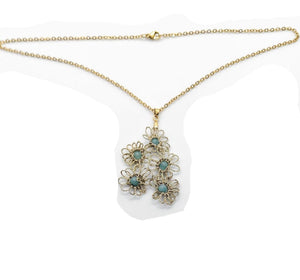 collier avec pierres fines aqua-marines serties en dentelle de frivolité. Mod. exclusif Pilar Navarro Paris