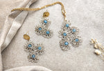 Charger l&#39;image dans la galerie, collier avec pierres fines aqua-marines serties en dentelle de frivolité. Mod. exclusif Pilar Navarro Paris

